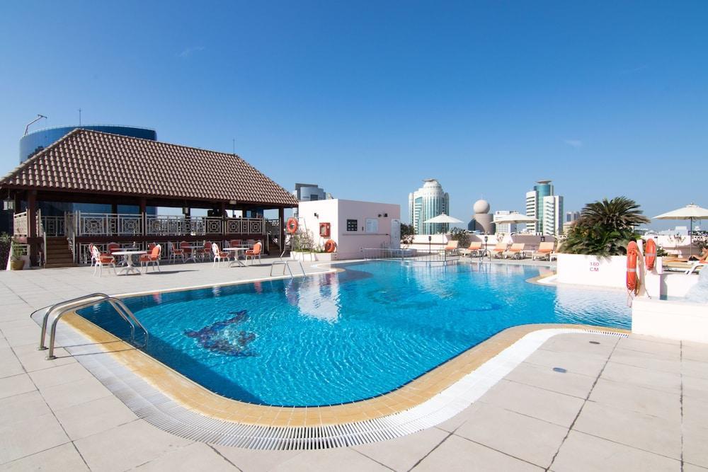 卡尔顿宫酒店 迪拜 外观 照片 Rooftop pool