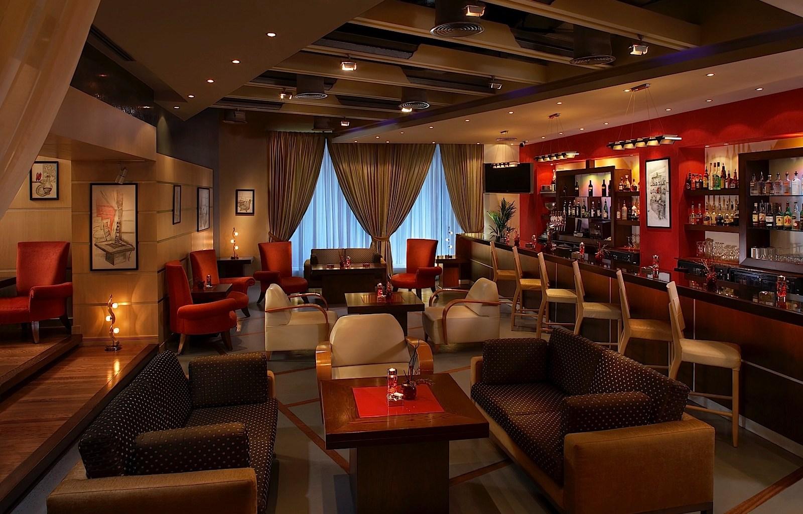 卡尔顿宫酒店 迪拜 外观 照片 The lounge at the airport