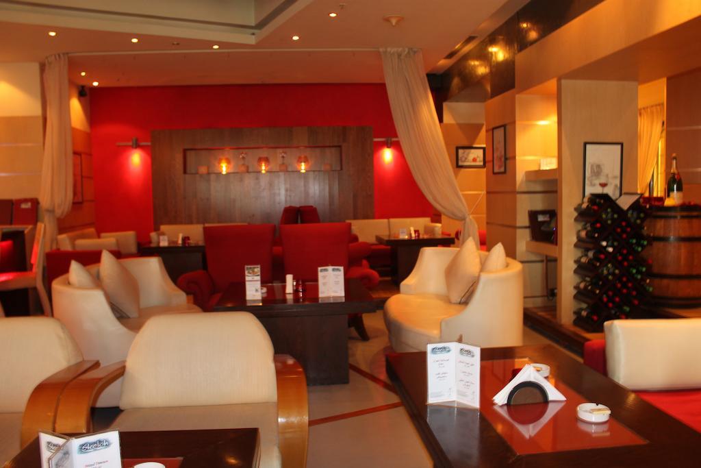 卡尔顿宫酒店 迪拜 外观 照片 The lounge at the airport