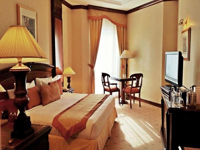 卡尔顿宫酒店 迪拜 外观 照片 A room at the hotel